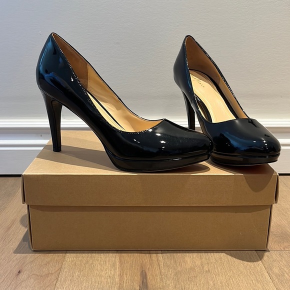 Cole Haan black patent Chelsea pumps - Picture 1 of 8
